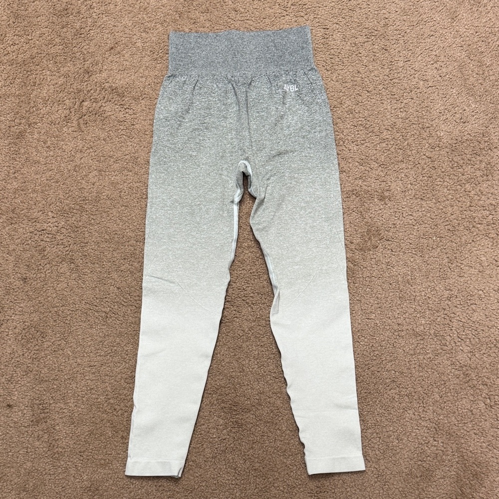 Abyl women’s leggings. Small